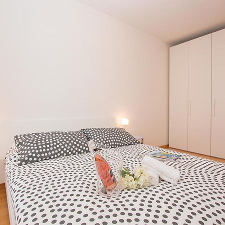 Benacus E4 Apartment By Wonderful Italy ซีร์มิโอเน ภายนอก รูปภาพ