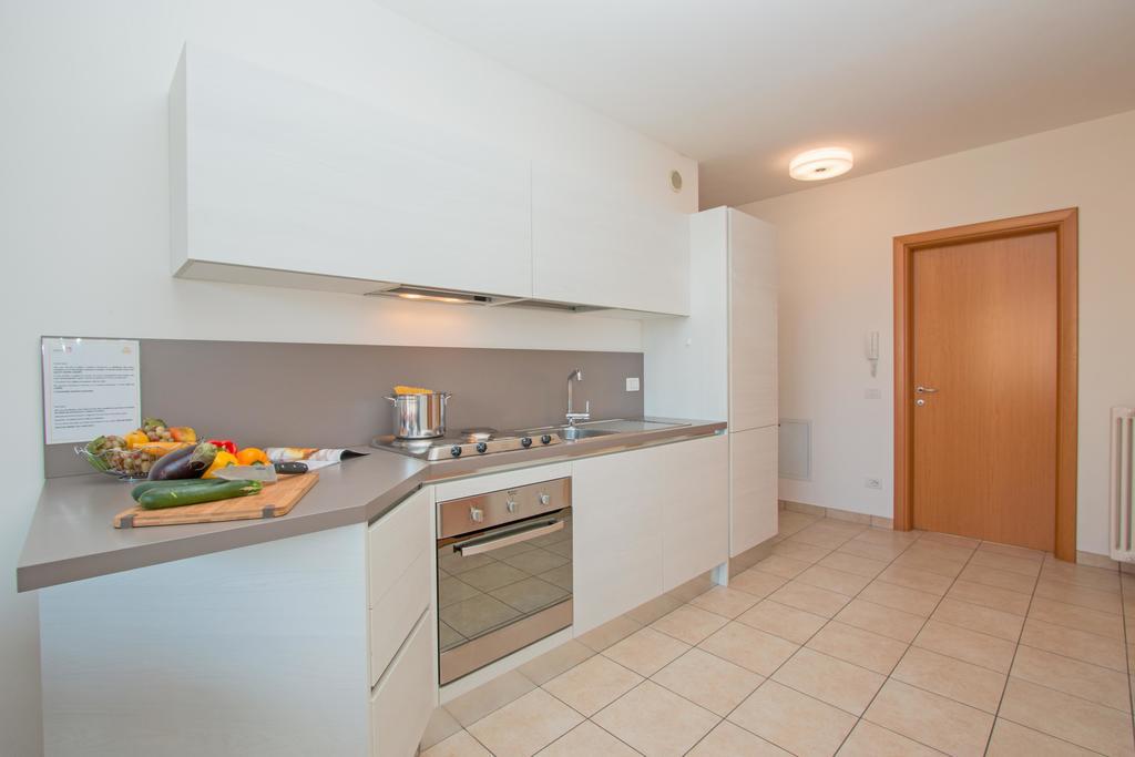 Benacus E4 Apartment By Wonderful Italy ซีร์มิโอเน ภายนอก รูปภาพ
